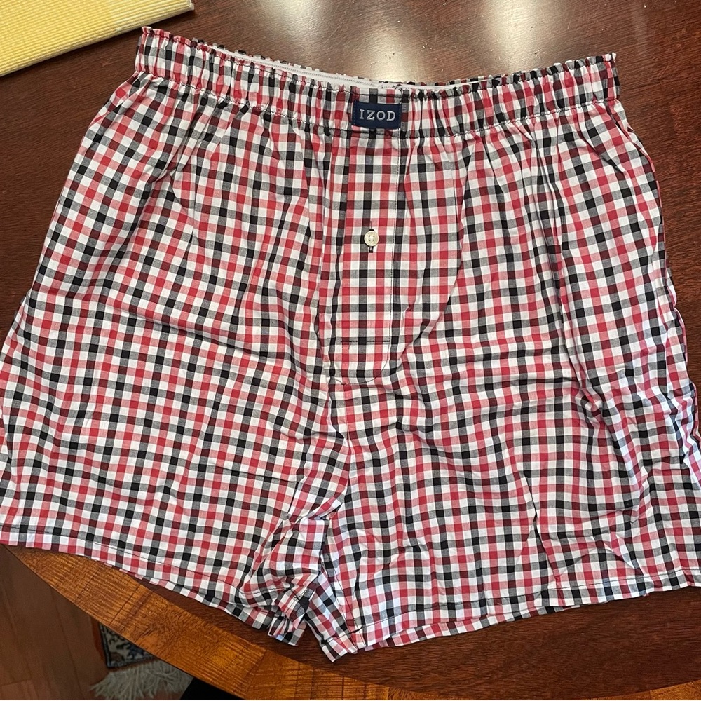 NEW Izod Men's Checkered Boxers in Red/Black/White